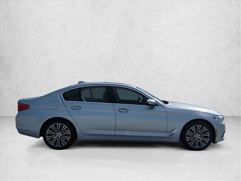 Used 2020 BMW 530e w/ Premium Package image 4