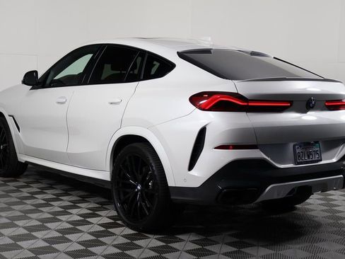 Used 2022 BMW X6 xDrive40i w/ M Sport Package image 6