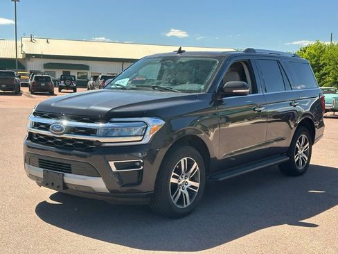 Used 2024 Ford Expedition Limited AWD/4WD image 4