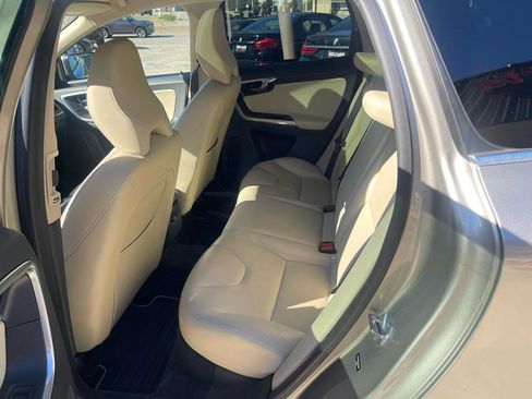 Used 2016 Volvo XC60 T5 Premier w/ Protection Package AWD/4WD image 15