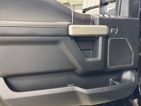 Used 2021 Ford F350 Lariat image 9