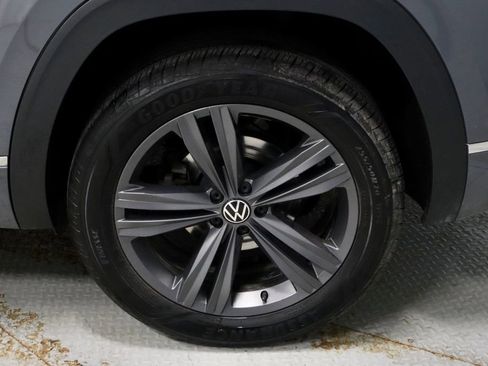 Used 2021 Volkswagen Atlas Cross Sport SE w/ Panoramic Sunroof Package image 19