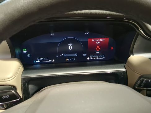 Used 2022 Lincoln Nautilus AWD w/ Premium Package image 15