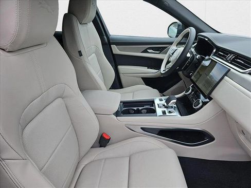New 2026 Jaguar F-PACE R-Dynamic S image 10