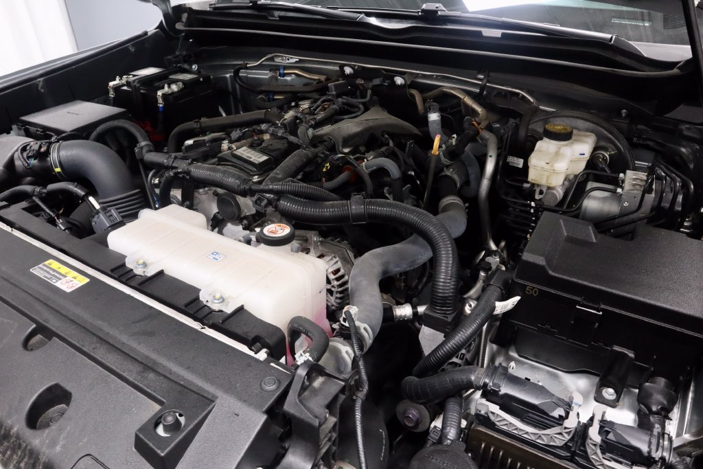 Used 2025 Toyota Tacoma SR AWD/4WD image 16