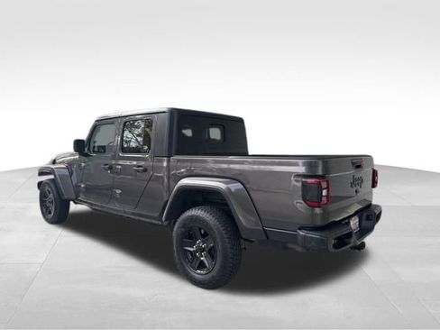 Used 2021 Jeep Gladiator Sport image 3