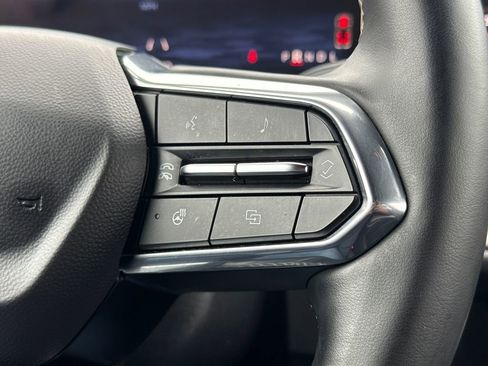 Used 2025 Chevrolet Traverse LT AWD/4WD image 27