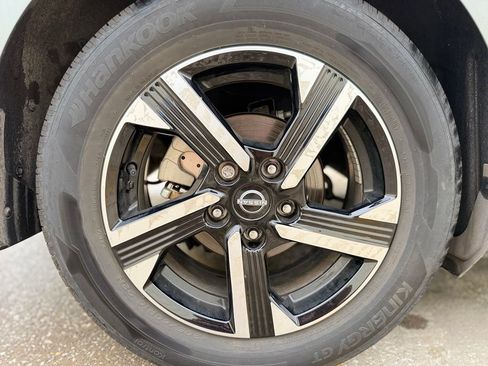Used 2025 Nissan Sentra SV w/ All-Weather Package FWD image 11