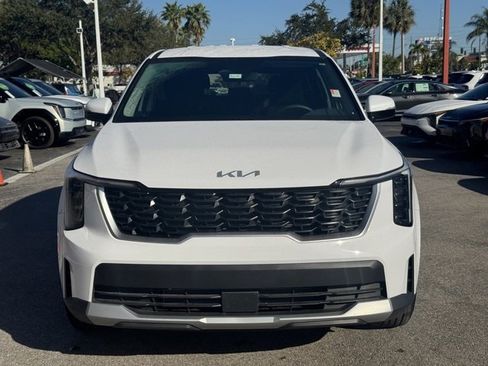 Used 2025 Kia Sorento LX image 5