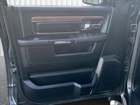 Used 2016 RAM 1500 Laramie w/ Convenience Group image 21