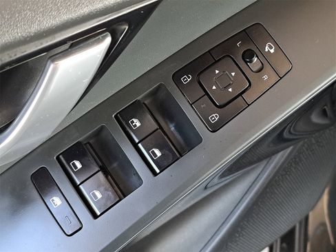 Used 2023 Kia Niro EX Touring image 27