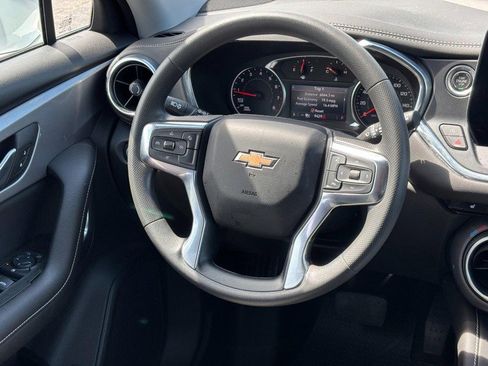Used 2024 Chevrolet Blazer LT w/ Convenience Package FWD image 12