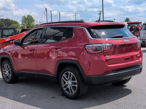 Used 2020 Jeep Compass Latitude FWD image 5