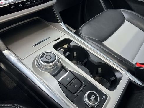 Used 2023 Ford Explorer XLT w/ Equipment Group 202A image 23