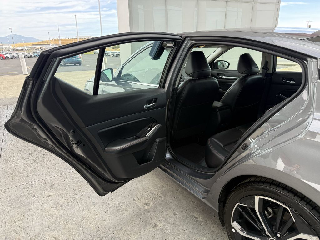 Used 2024 Nissan Altima 2.5 SR FWD image 17