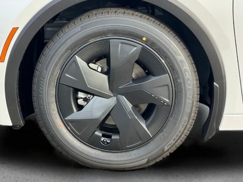 New 2026 Toyota Prius LE FWD image 54