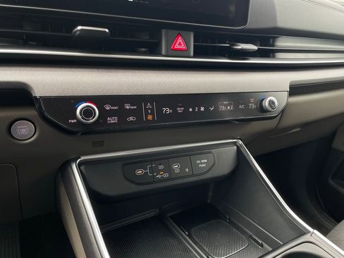 New 2026 Kia Carnival EX FWD image 18
