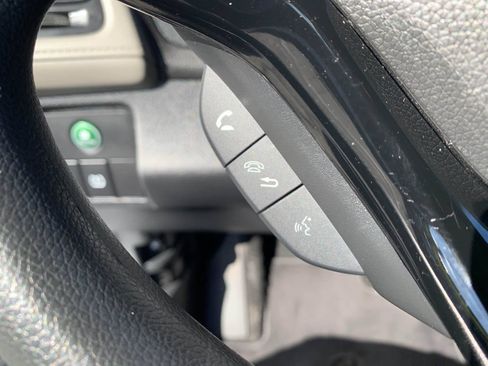 Used 2021 Honda HR-V LX image 17