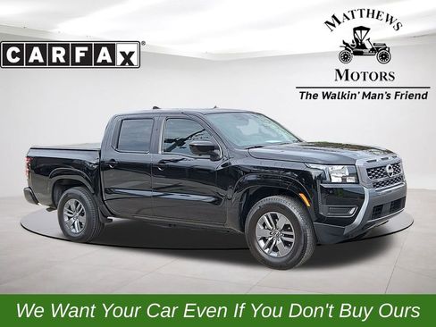 Used 2025 Nissan Frontier SV image 1