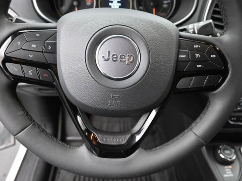 Used 2021 Jeep Cherokee Altitude image 17