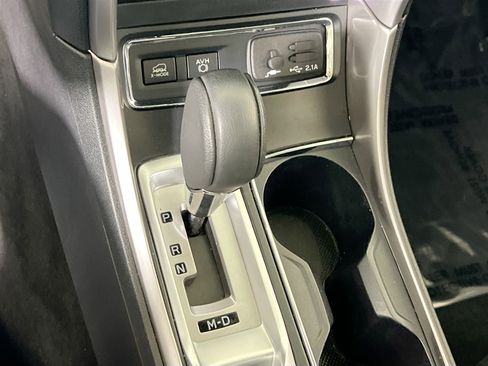 Used 2022 Subaru Ascent Premium w/ Convenience Package image 16