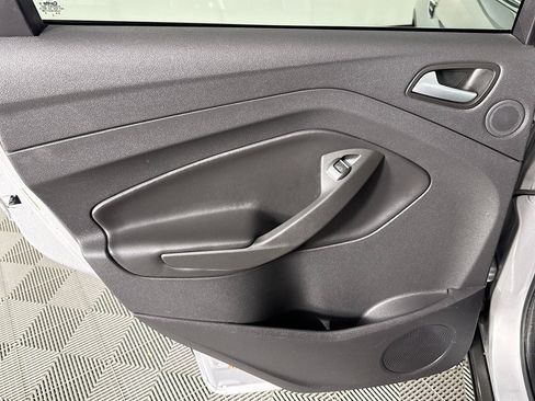Used 2017 Ford Escape Titanium AWD/4WD image 24