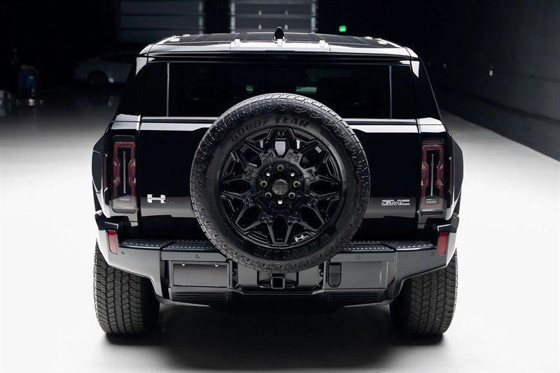 Used 2024 GMC Hummer EV 2X w/ LPO, Illumination Package AWD/4WD image 7