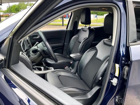 Used 2019 Jeep Compass Latitude w/ Popular Equipment Group image 8