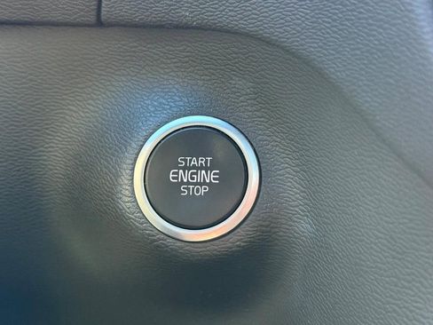 Used 2020 Volvo XC40 T5 R-Design w/ Protection Package Premier image 16