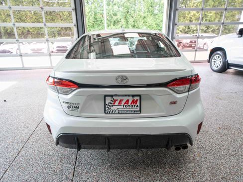 Used 2024 Toyota Corolla SE w/ SE Premium Package FWD image 3