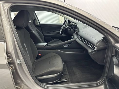 Used 2021 Hyundai Elantra SEL w/ Convenience Package FWD image 13