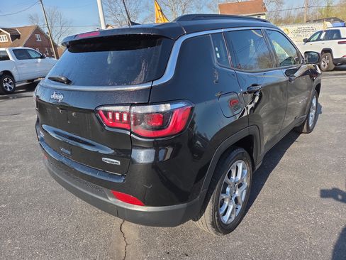 Certified 2022 Jeep Compass Latitude AWD/4WD image 4