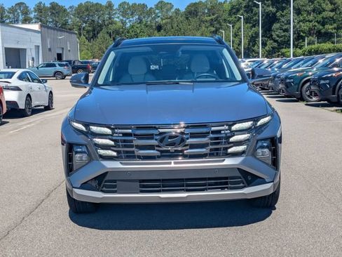 Used 2025 Hyundai Tucson Limited FWD image 13