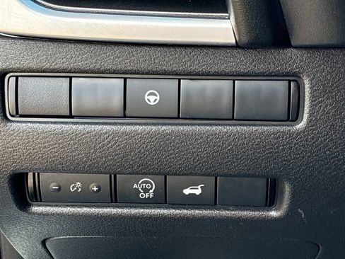 Used 2024 Nissan Rogue SV AWD/4WD image 29