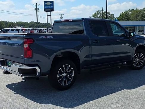 Used 2024 Chevrolet Silverado 1500 LT AWD/4WD image 8