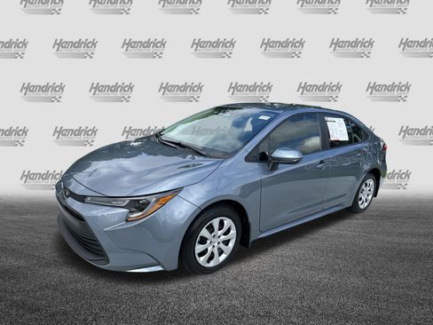 Certified 2025 Toyota Corolla LE FWD image 5