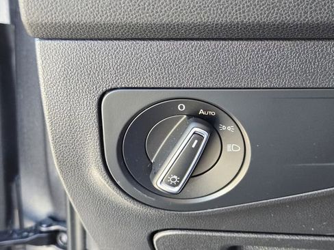 Certified 2022 Volkswagen Tiguan SE FWD image 27