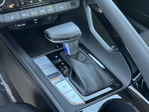 Certified 2025 Hyundai Elantra SEL FWD image 31