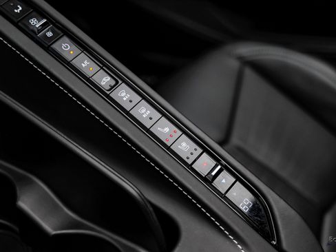 Used 2023 Chevrolet Corvette Stingray Premium Cpe w/ Z51 Performance Package image 69