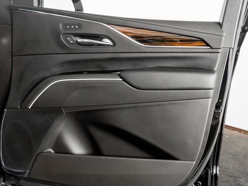 Used 2024 Cadillac Escalade ESV Premium Luxury image 50