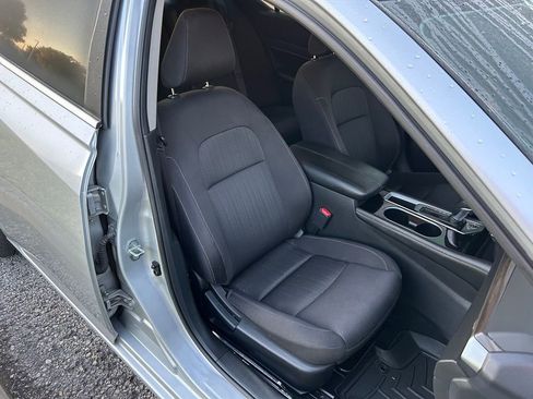Used 2023 Nissan Altima 2.5 SV FWD image 16
