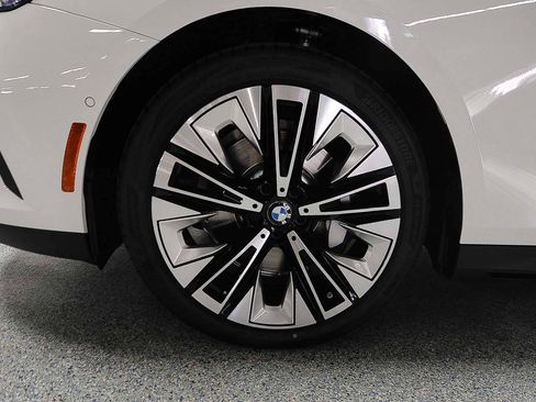 New 2026 BMW 530i image 5