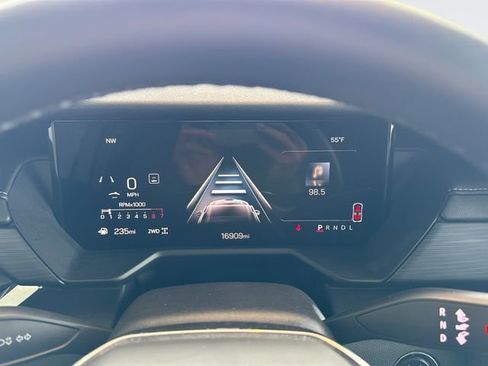 Used 2025 GMC Acadia Elevation image 15