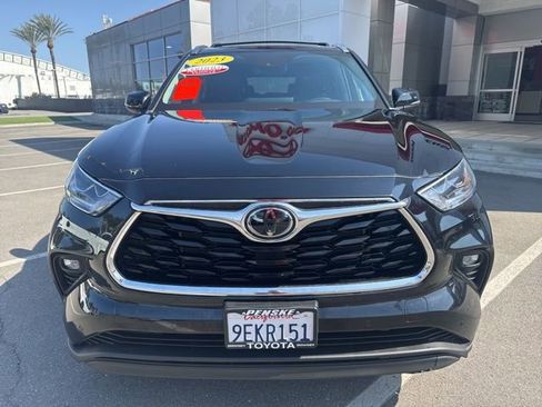 Used 2023 Toyota Highlander Limited FWD image 3
