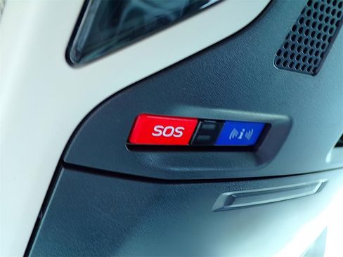 Used 2024 Subaru Outback Premium image 23