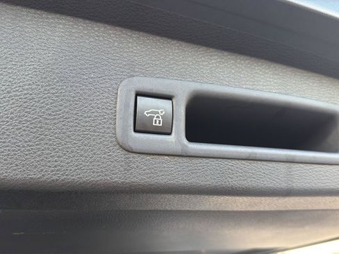 Certified 2025 Toyota Sienna XSE FWD image 34