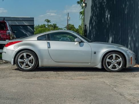 Used 2008 Nissan 350Z Touring RWD image 7