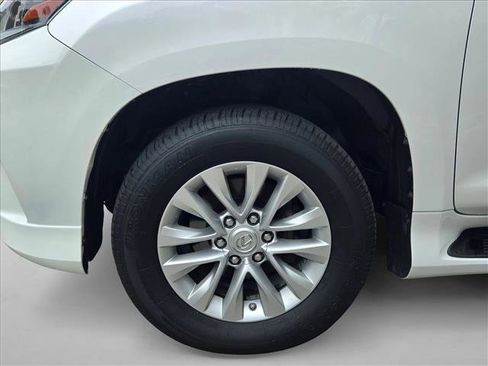 Used 2021 Lexus GX 460 w/ Accessory Package AWD/4WD image 25