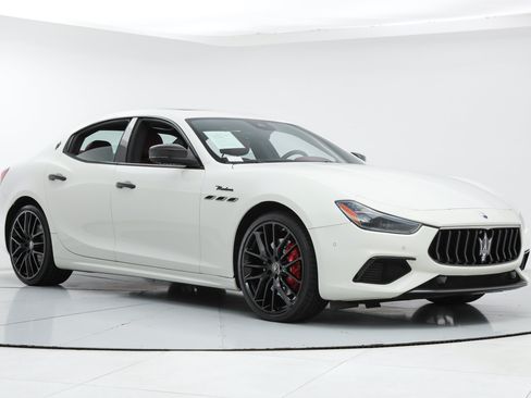 Certified 2023 Maserati Ghibli Modena RWD image 7