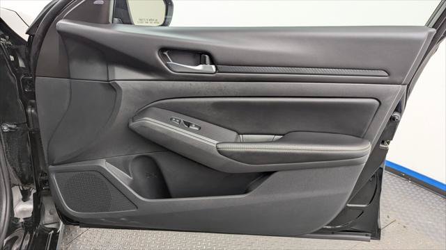 Used 2025 Nissan Altima 2.5 SV FWD image 22